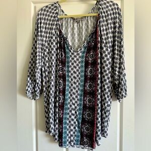 Women’s plus size 2X knit tunic with 3/4 length sleeves.